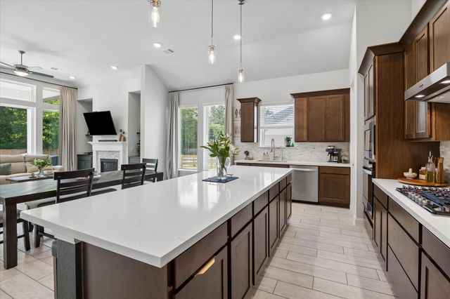 737 Satterwhite Farms Lane, Magnolia, TX 77354