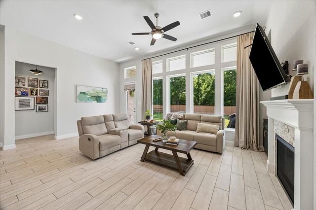 737 Satterwhite Farms Lane, Magnolia, TX 77354