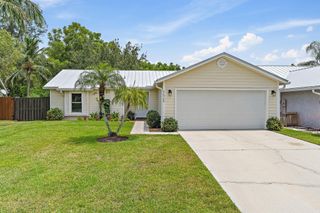 6625 SE Amyris Court, Stuart, FL 34997