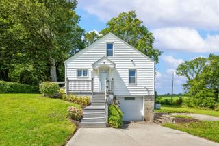 1815 E Glendora Road, Buchanan, MI 49107