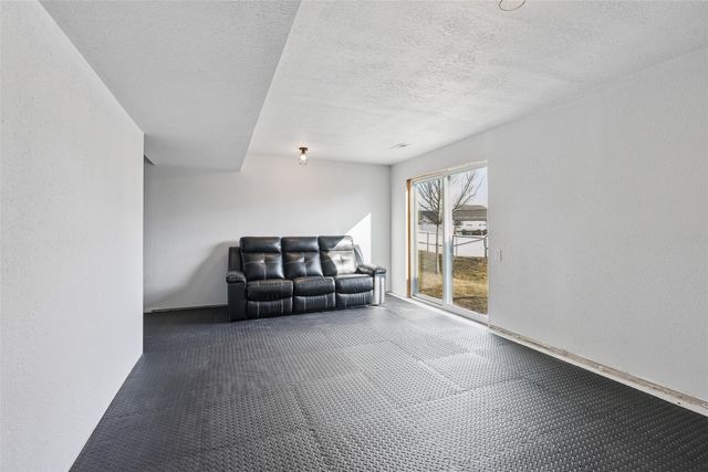 125 Aspen Drive, Norwalk, IA 50211