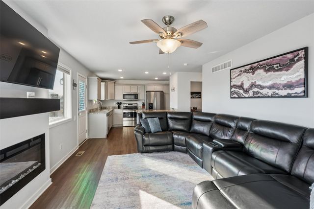 125 Aspen Drive, Norwalk, IA 50211