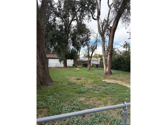 1565 Xanthia St, Denver, CO 80220