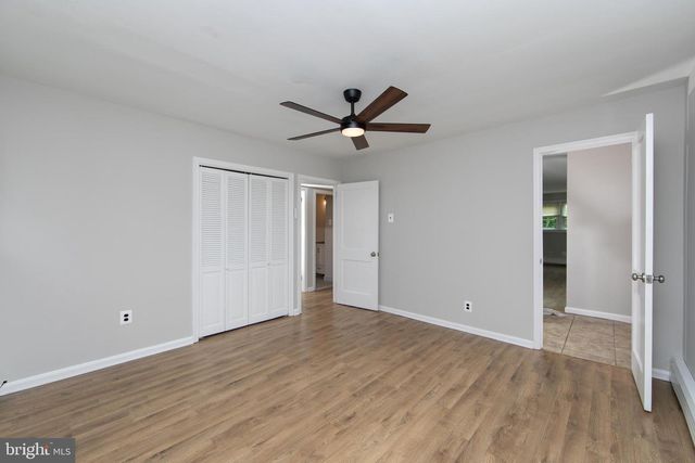 37 WOODBINE AVE, Maple Shade, NJ 08052