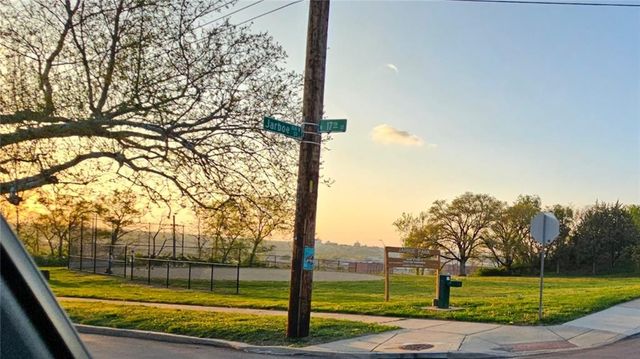 1322 W 21st Street, Kansas City, MO 64108