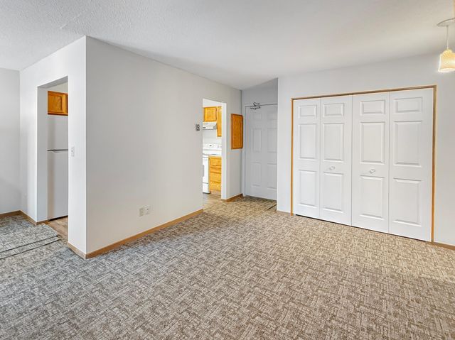 7624 157th Street W 104, Apple Valley, MN 55124