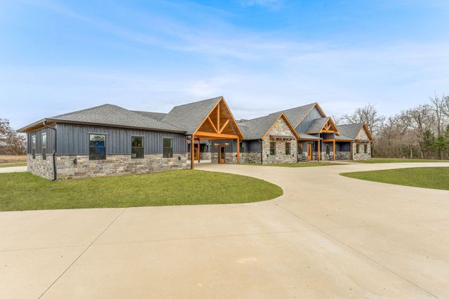 239 32507 Road, Paris, TX 75460