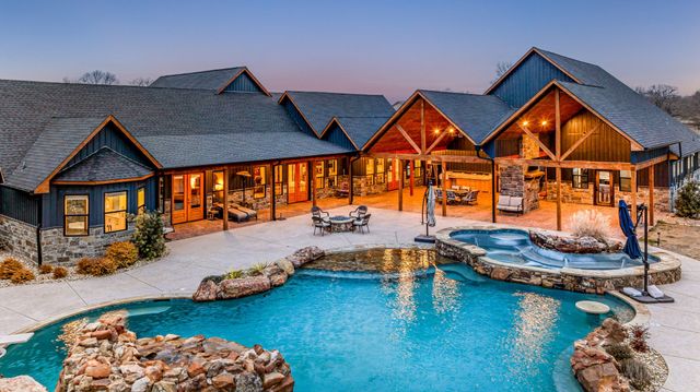 239 32507 Road, Paris, TX 75460