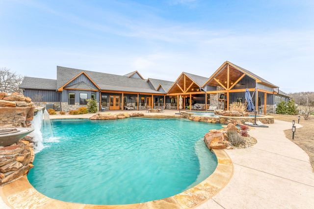 239 32507 Road, Paris, TX 75460