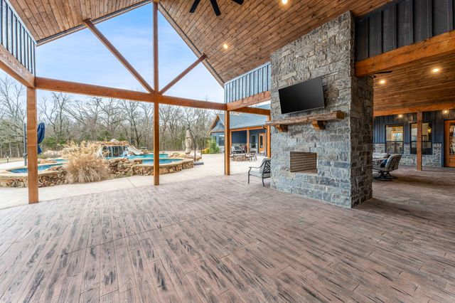 239 32507 Road, Paris, TX 75460
