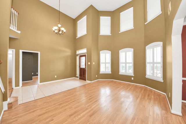 410 Barberry Lane, Baytown, TX 77520
