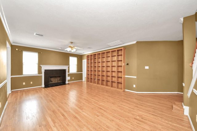 410 Barberry Lane, Baytown, TX 77520