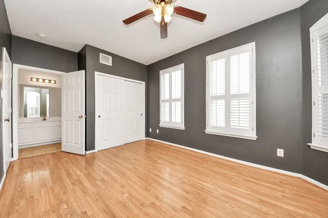 410 Barberry Lane, Baytown, TX 77520