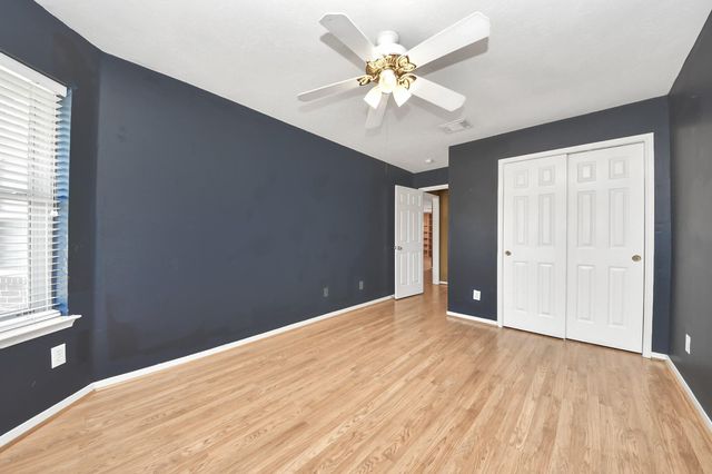 410 Barberry Lane, Baytown, TX 77520