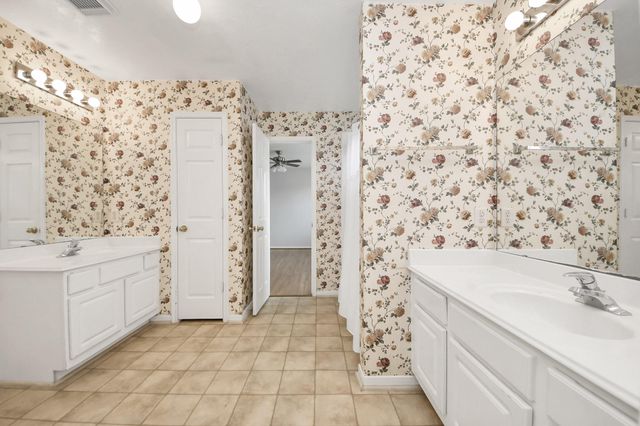410 Barberry Lane, Baytown, TX 77520