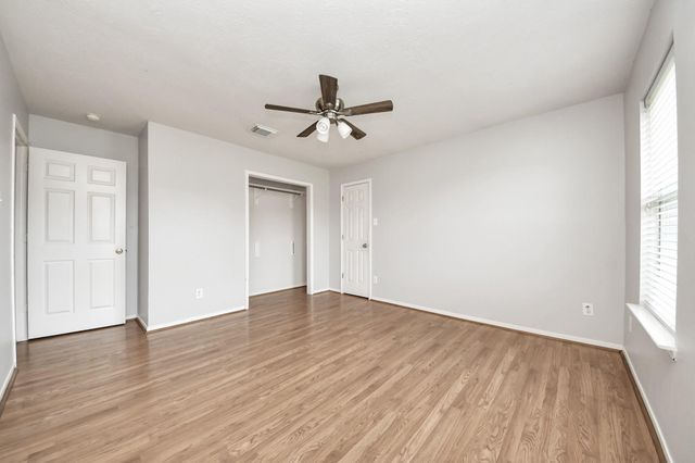 410 Barberry Lane, Baytown, TX 77520