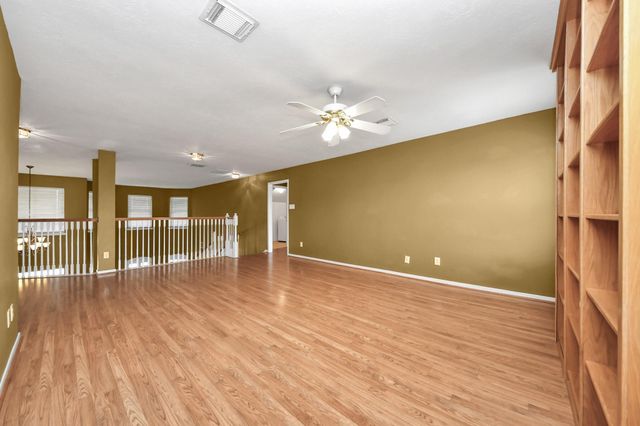 410 Barberry Lane, Baytown, TX 77520