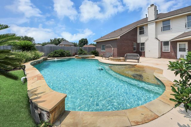 410 Barberry Lane, Baytown, TX 77520