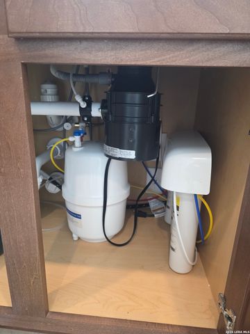 9503 Hinterlands Dr, San Antonio, TX 78221