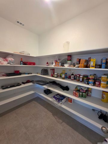 9503 Hinterlands Dr, San Antonio, TX 78221