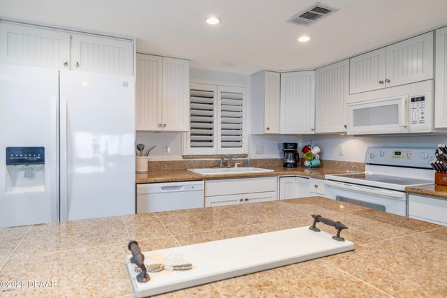 5501 S Atlantic Ave Apt 107, New Smyrna Beach, FL 32169