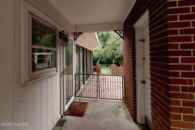 2803 Carey Road, Kinston, NC 28504