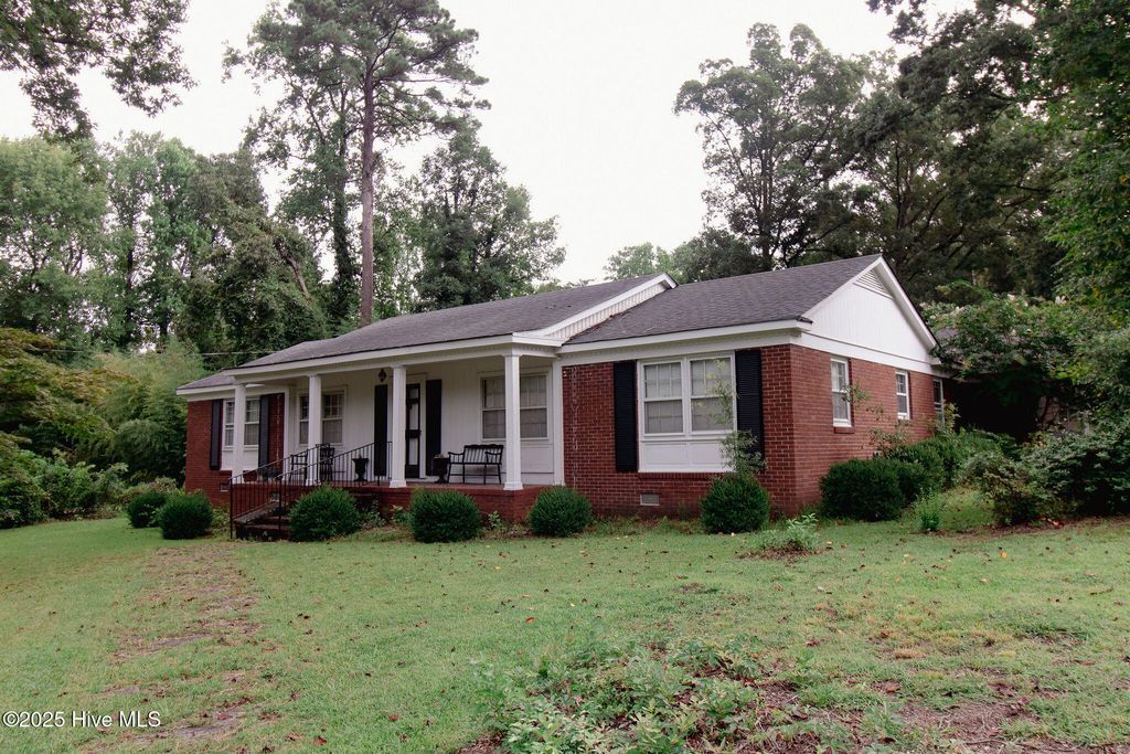 2803 Carey Road, Kinston, NC 28504