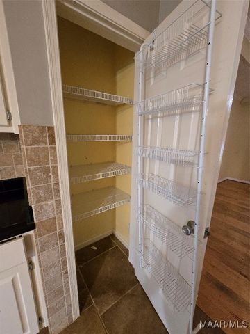 61 RED OAK Drive, Deatsville, AL 36022