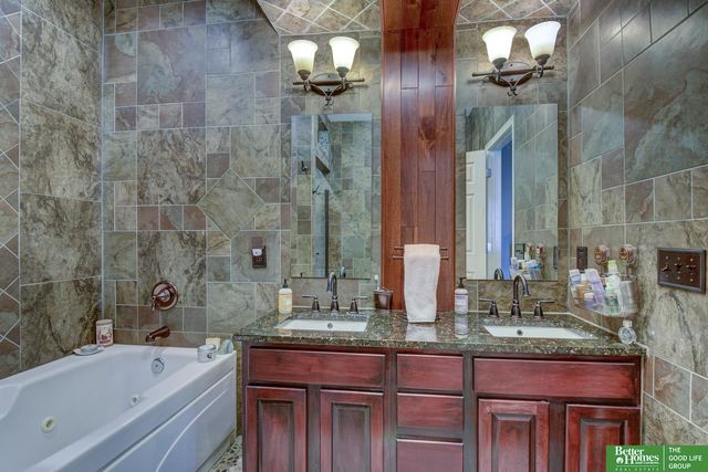 2619 Kelly Drive, Bellevue, NE 68123