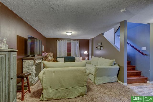 2619 Kelly Drive, Bellevue, NE 68123