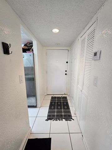 6190 Woodlands Boulevard 311, Tamarac, FL 33319