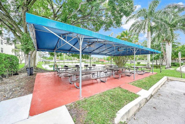 6190 Woodlands Boulevard 311, Tamarac, FL 33319