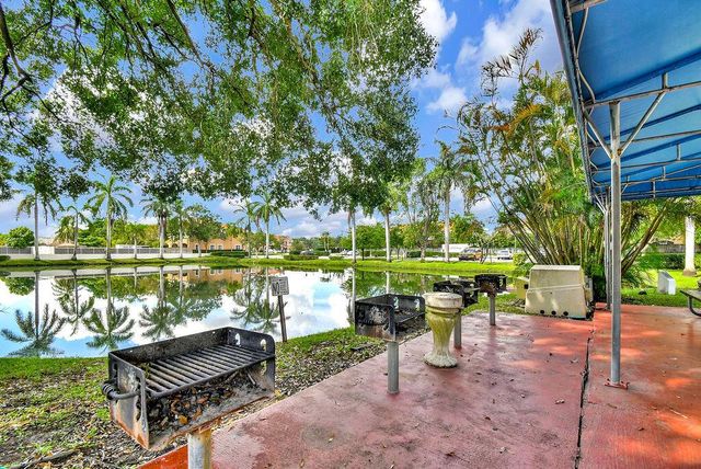 6190 Woodlands Boulevard 311, Tamarac, FL 33319