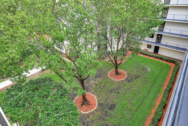 6190 Woodlands Boulevard 311, Tamarac, FL 33319