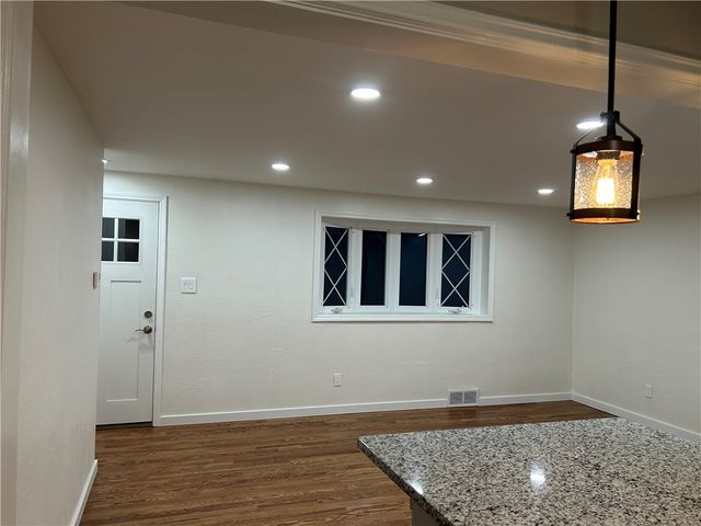 214 Barbara Dr, Kennedy Twp, PA 15136