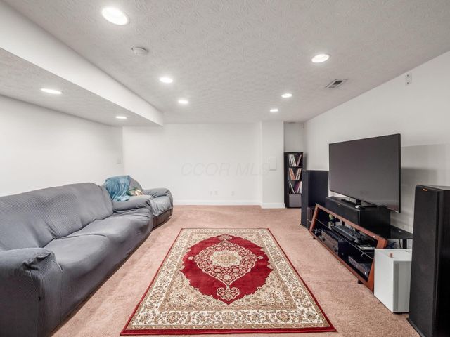 5782 Camhurst Court, Galloway, OH 43119