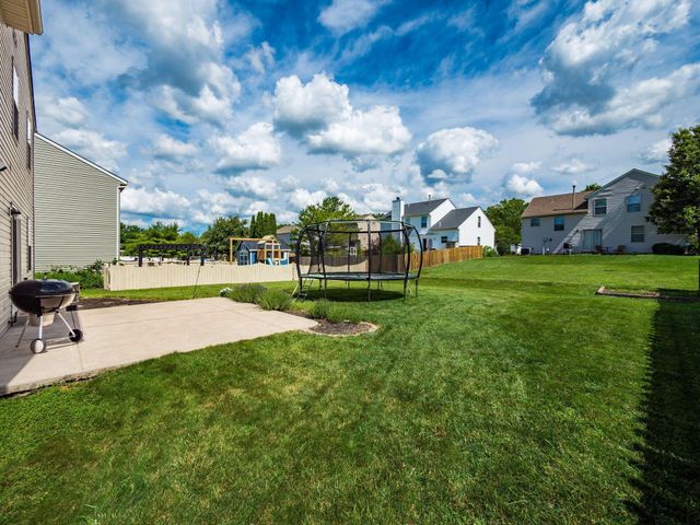 5782 Camhurst Court, Galloway, OH 43119