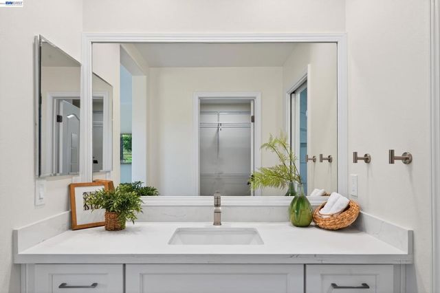 2011 Cedarwood Loop, San Ramon, CA 94582