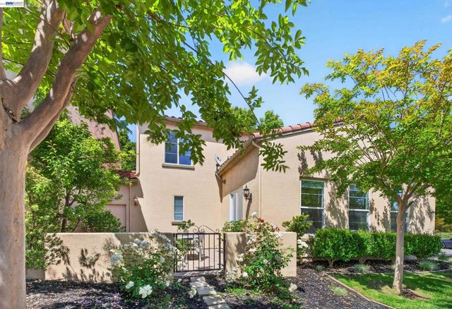 2011 Cedarwood Loop, San Ramon, CA 94582