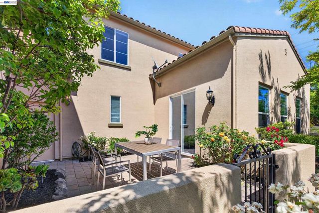 2011 Cedarwood Loop, San Ramon, CA 94582
