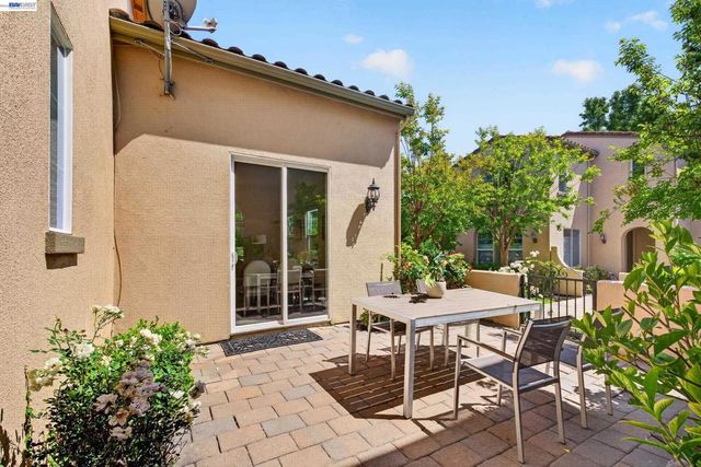 2011 Cedarwood Loop, San Ramon, CA 94582