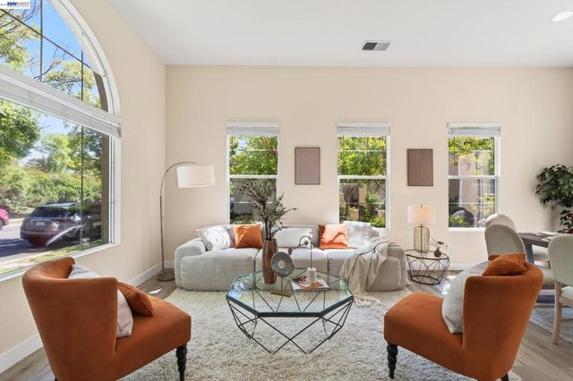 2011 Cedarwood Loop, San Ramon, CA 94582