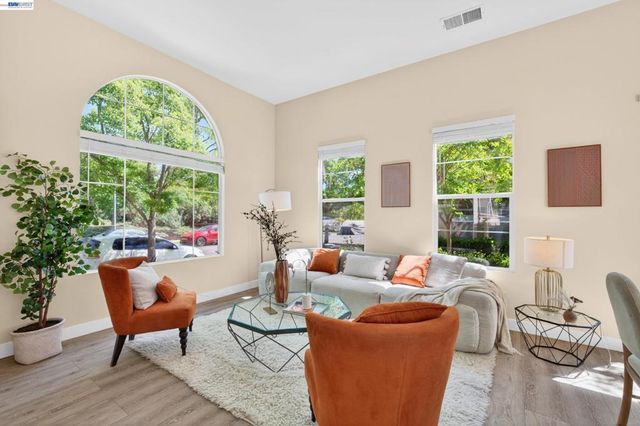 2011 Cedarwood Loop, San Ramon, CA 94582