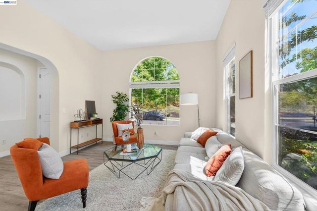 2011 Cedarwood Loop, San Ramon, CA 94582