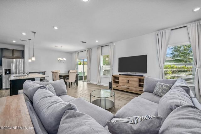 411 NARROWLEAF Drive, St. Johns, FL 32259