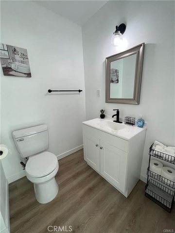 1445 S Cloverdale Avenue 1, Los Angeles, CA 90019