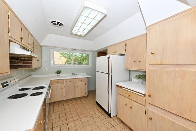 8317 W Cleveland AVENUE, West Allis, WI 53219