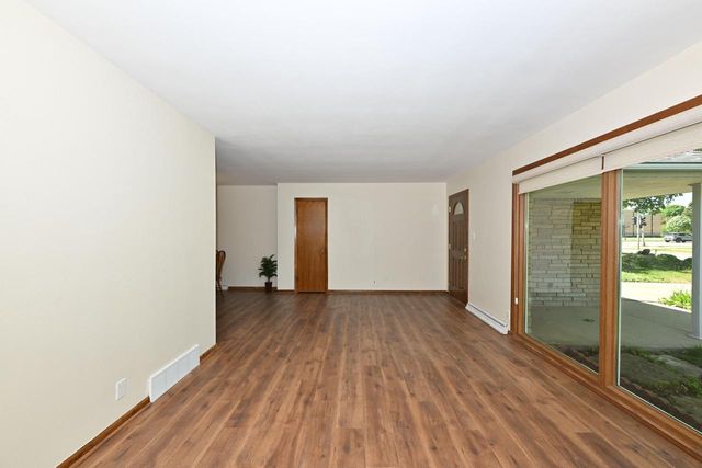 8317 W Cleveland AVENUE, West Allis, WI 53219