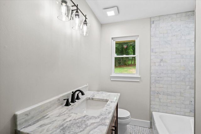1400 Sherwood Drive, Dalton, GA 30720