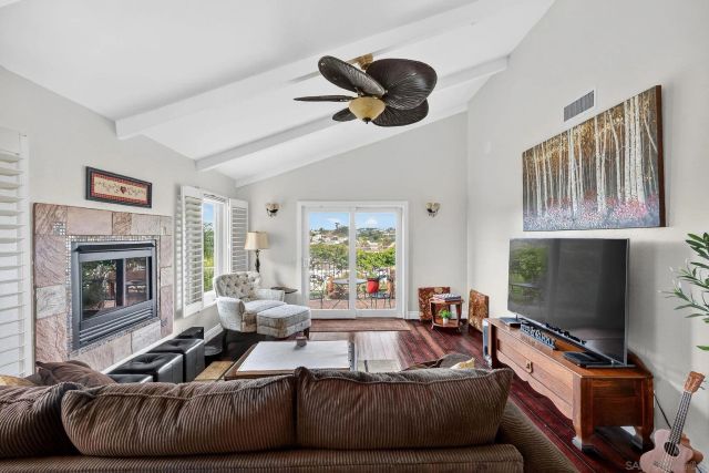 2070 Rue De La Montagne, Oceanside, CA 92054